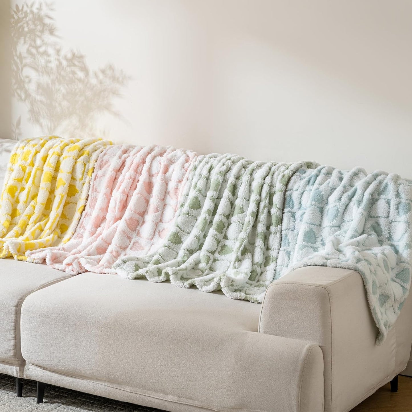 Fleece Baby Blanket for Girls 3D Checkerboard Design, Warm Cozy and Fluffy Infant Newborn Toddler Small Receiving Blankets for Crib Stroller, 30x40 Inches, LightPink