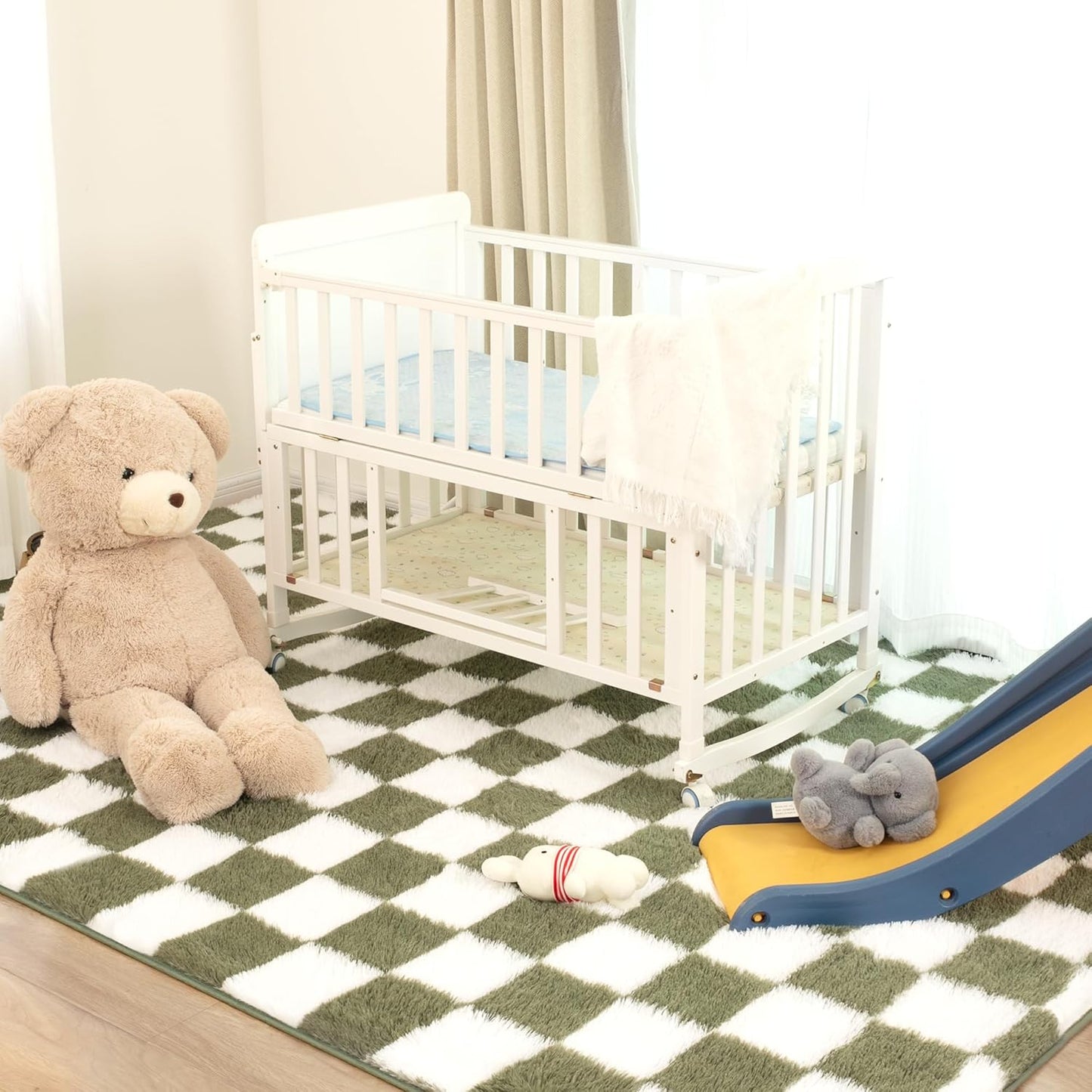 Super Soft Rug for Bedroom, 5x8 Ft Green and White Area Rug Classic Checkered Shaggy Anti-Skid High Pile Soft Fluffy Rug Fuzzy Carpet for Living Room Bedroom Kids Room Nursery, Dorm Home Decor