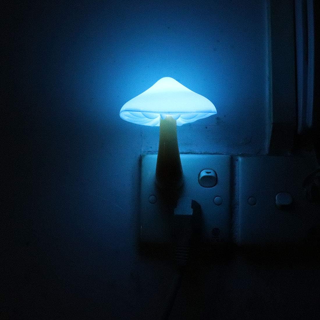 AUSAYE Sensor LED Night Light Plug in Lamp Mushroom Night Light 7-Color Changing Magic Pretty Mushroom-Shaped Night Lights for Adults Kids NightLight