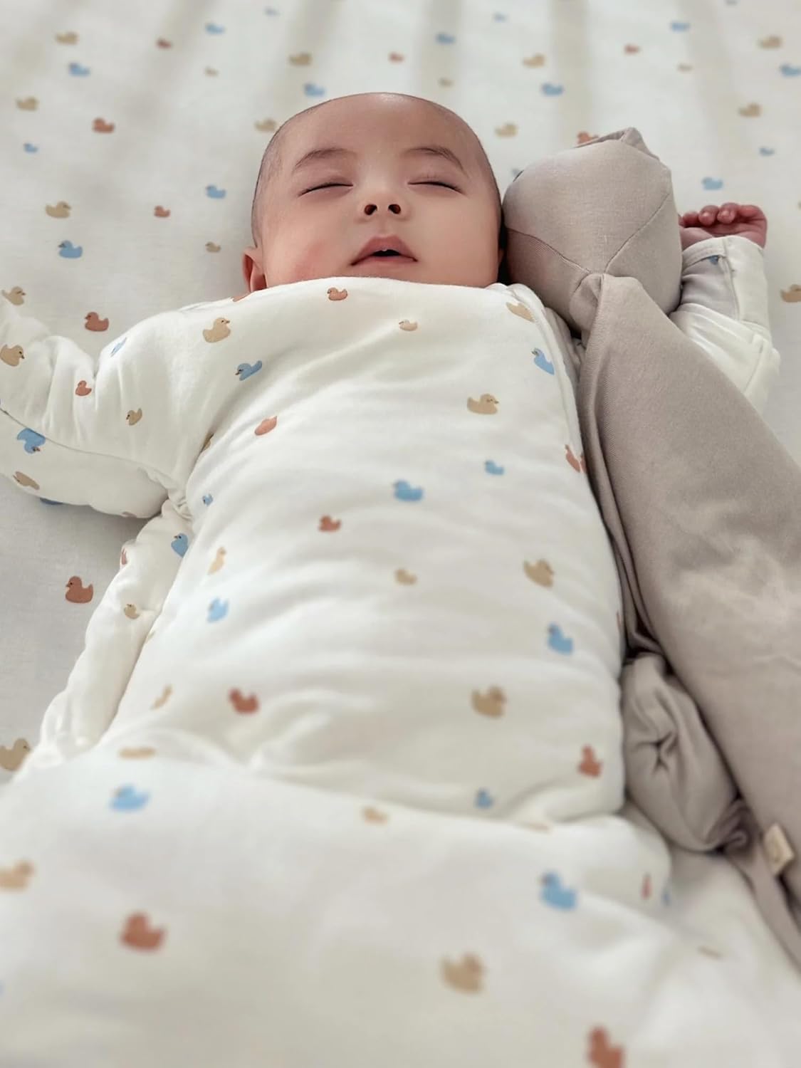 GUNAMUNA Long-Sleeve Transitional Swaddle Sleep Bag 1.0 TOG – Soothes Infants 3-6 Months, Easy Diaper Changes with WONDERZiP