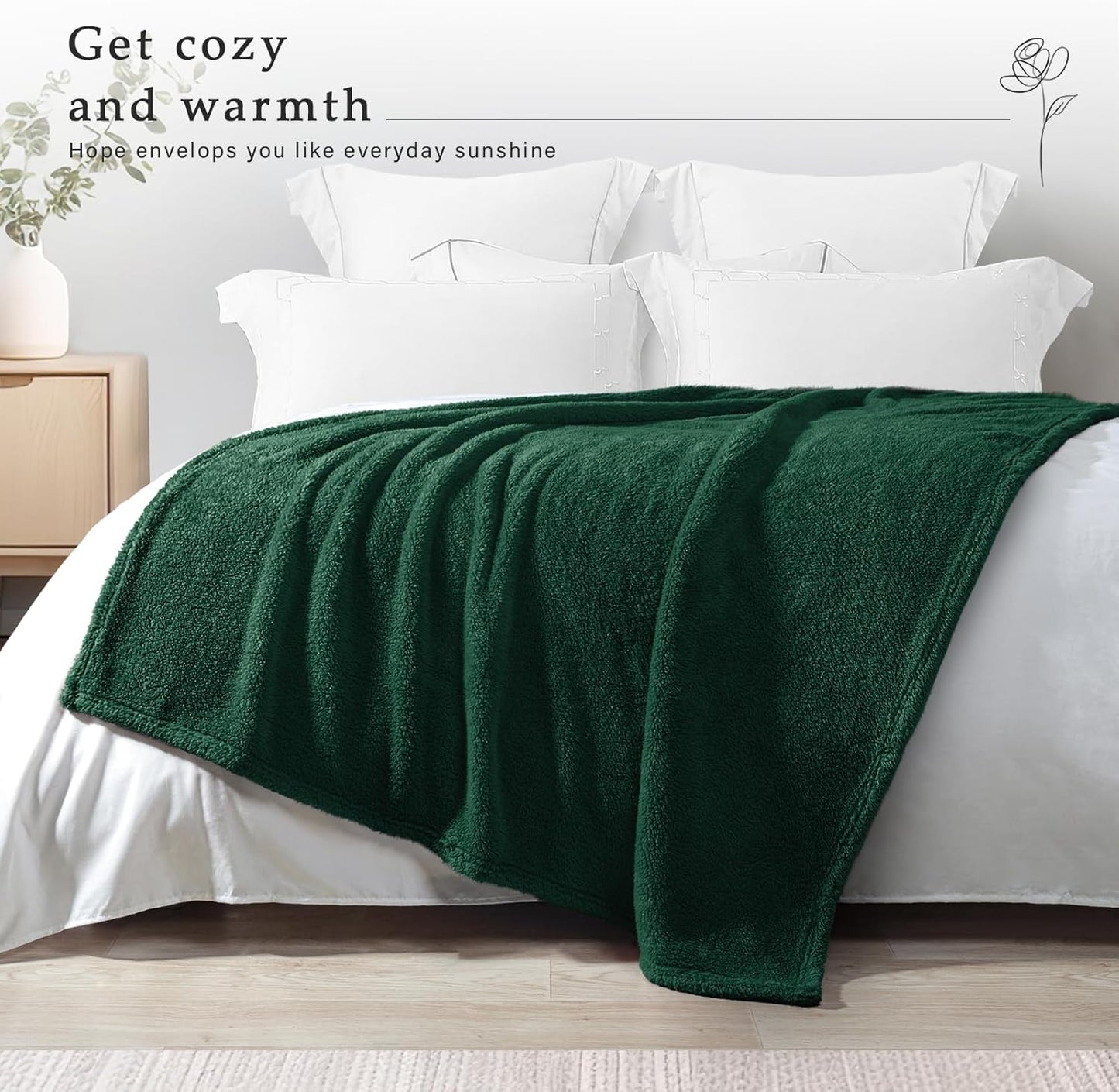 Exclusivo Mezcla Soft Fleece Throw Blanket for Couch, Super Soft Velvet Plush Bed Blanket, Fuzzy Cozy and Warm for All Seasons, 50x60 Inches, Forest Green