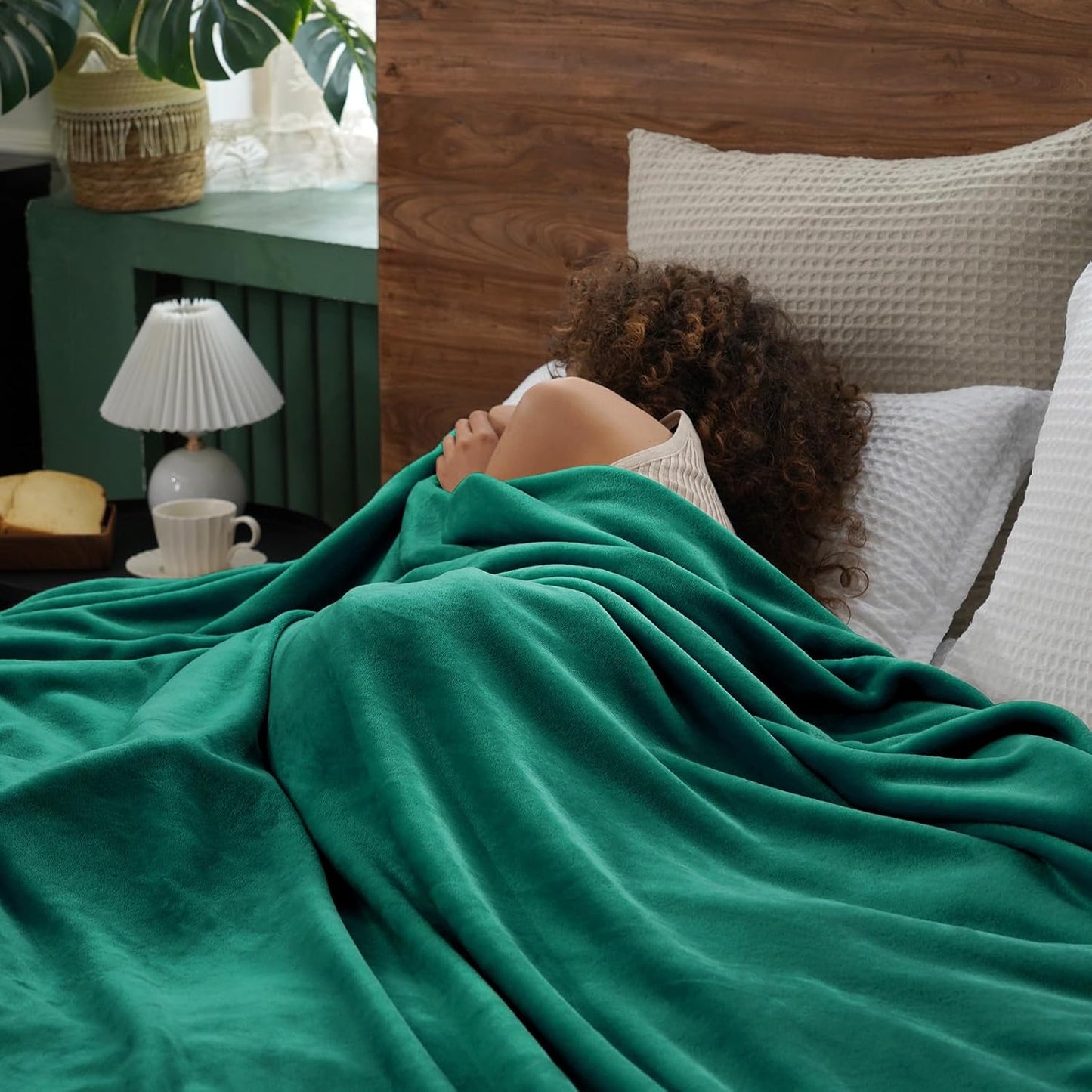 PHF Ultra Soft Fleece Blanket King Size, No Shed No Pilling Luxury Plush Cozy 300GSM Lightweight Blanket for Bed, Couch, Chair, Sofa Suitable for All Season, 108" x 90", Teal Green