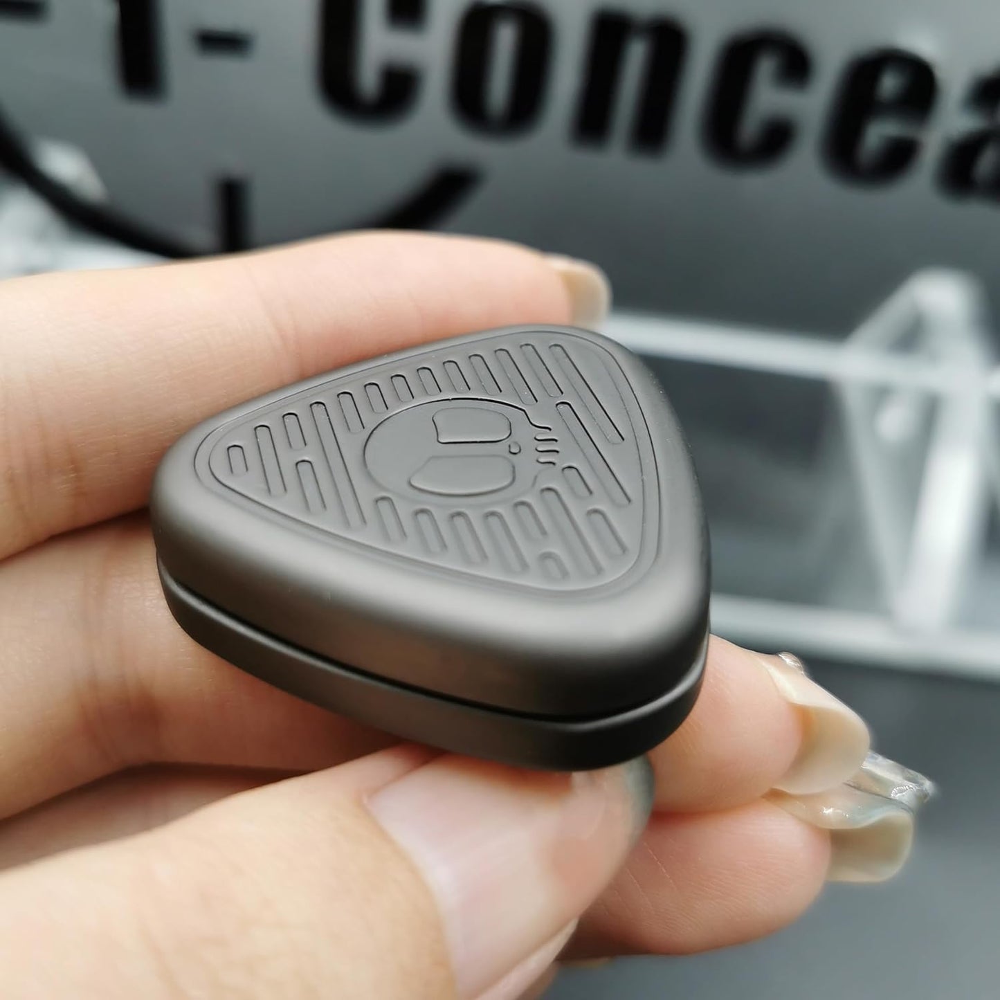 EDC Fidget Sliders Fidget Toys Stress Relief for Adults Magnetic Metal Triangle Fingertip Sliders Desk Toy Spinning Push Card