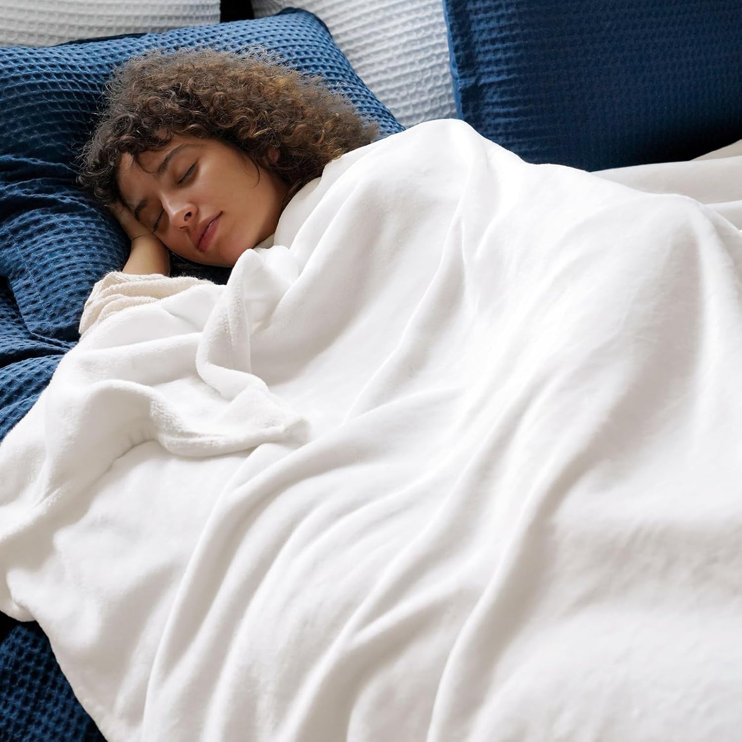 PHF Ultra Soft Fleece Blanket Queen Size, No Shed No Pilling Luxury Plush Cozy 300GSM Lightweight Blanket for Bed, Couch, Chair, Sofa Suitable for All Season, 90" x 90", White