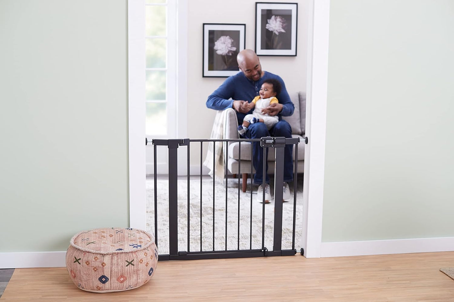 Safety 1st Easy Install 28'' Walk Thru Gate, Fits Between 29'' and 38'', Black, 1-Pack,(GA105CBLK)