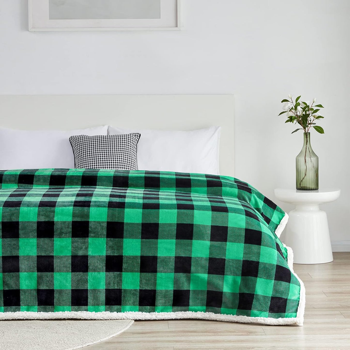 Touchat Sherpa Green and Black Buffalo Plaid Christmas Twin Blanket 60" X 70", Fuzzy Fluffy Soft Cozy Blanket, Fleece Flannel Plush Microfiber Blanket for Couch Bed Sofa (Green and Black)