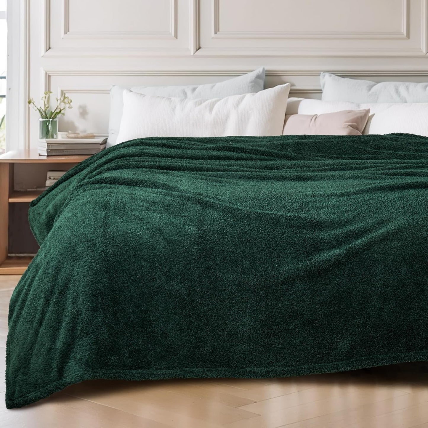Exclusivo Mezcla Twin Blanket for Bed, Soft and Cozy Blankets for Women Men Girls Kids, Suitable for All Seasons, Forest Green, 60x80 Inches