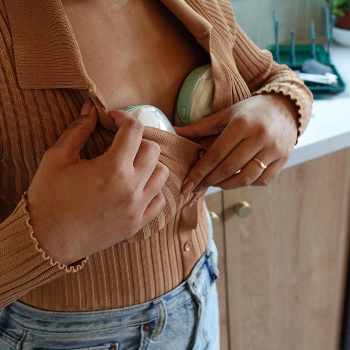 Willow Go - 5oz Reusable Milk Containers with Splash Guard - for use with Willow Go Hands Free Breast Pump