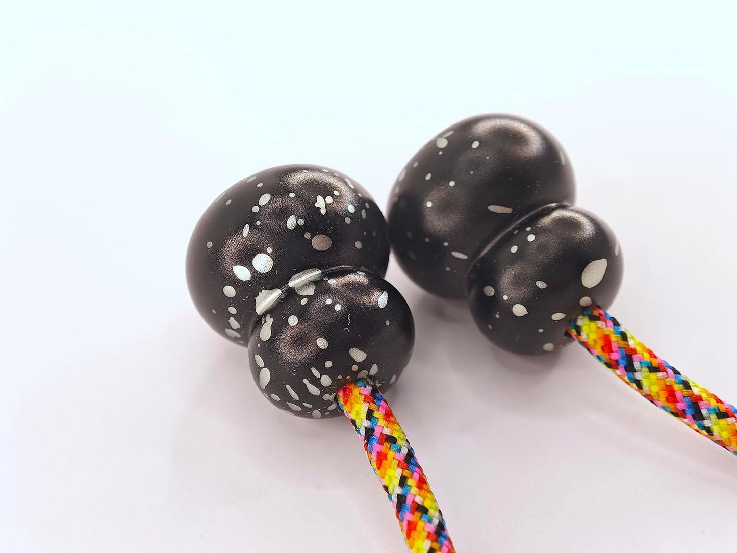 Begleri Fidget Beads - Worry Fidget Beads Spin & Bump - Made of Aluminum Alloy - for Men Women Youngs Skill Players Creates a Bit of Magic for You (Cala-Black&White)